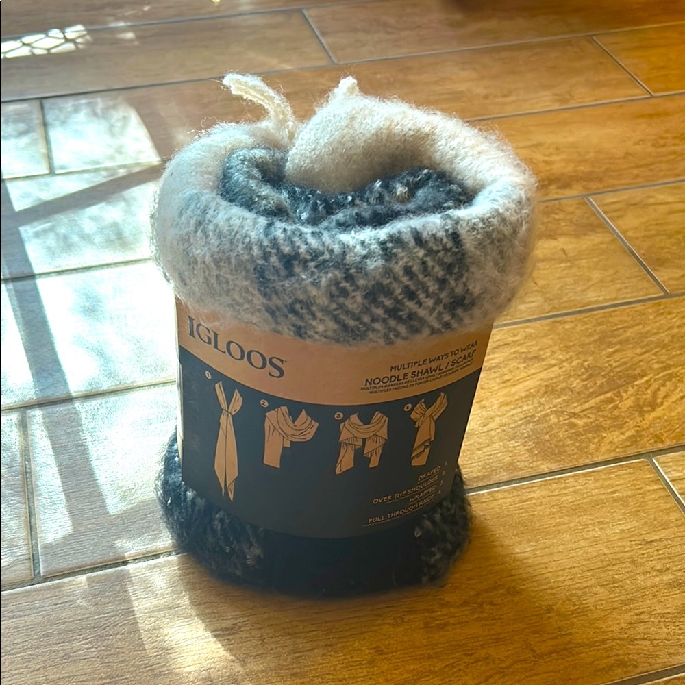Igloo Black and White Scarf